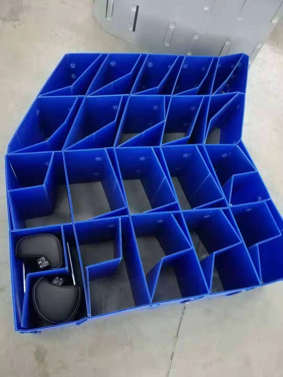 圍板箱內襯擋板