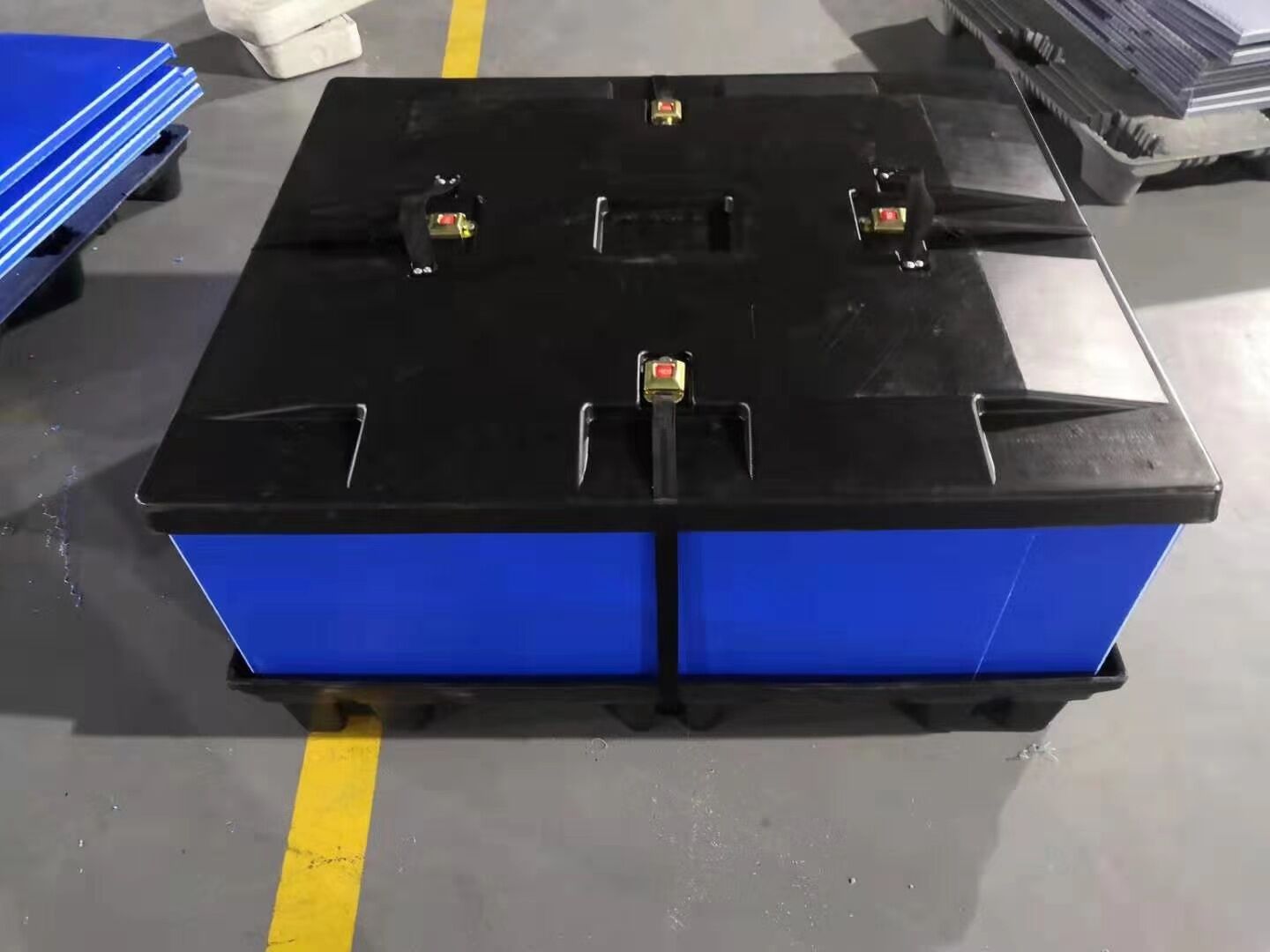 機器人整體圍板箱包裝方案